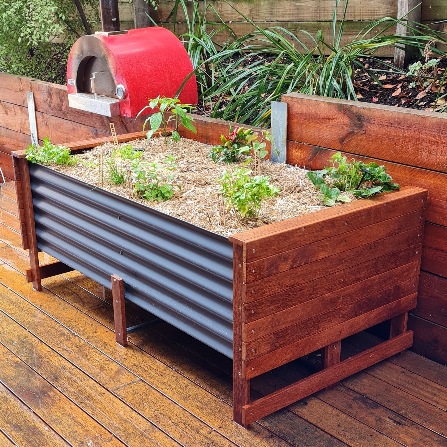 Kitsune-Fox Wicking Planter Box