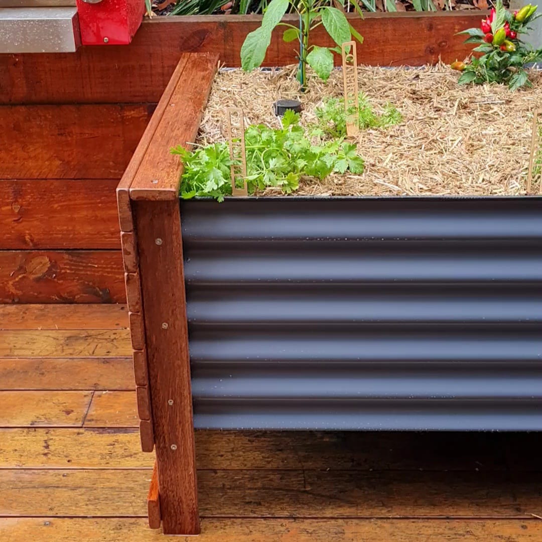 Kitsune-Fox Wicking Planter Box